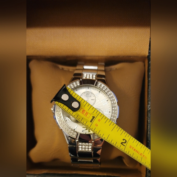 BNB Women's Guess Silver watch - Picture 5 of 9